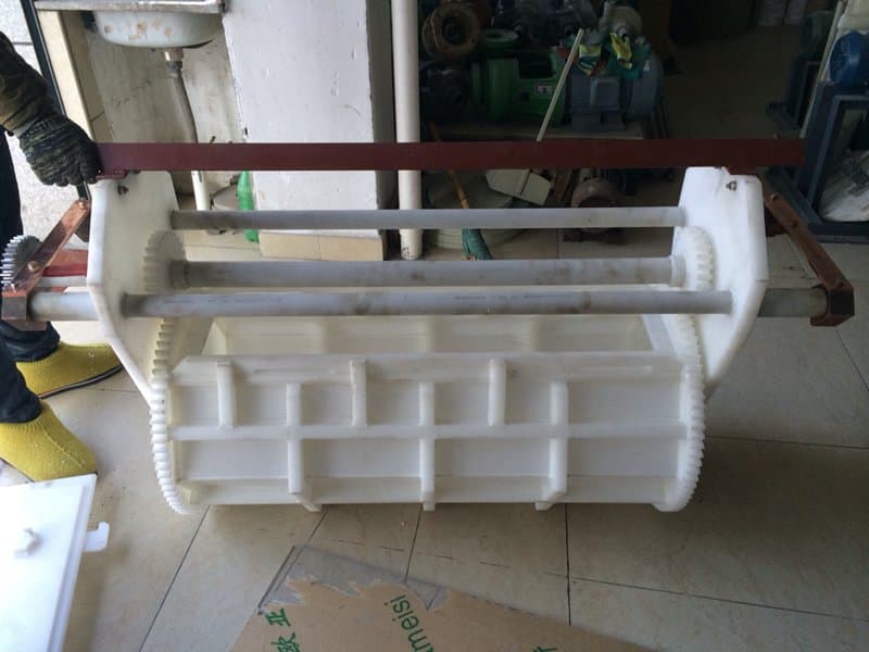 Gantry barrel plating equipment