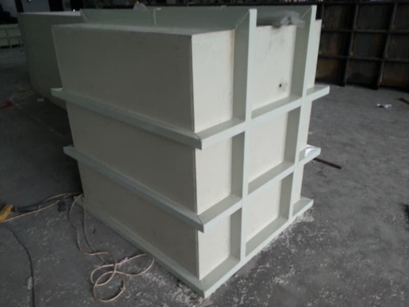 Climbing type chromium plating equipment