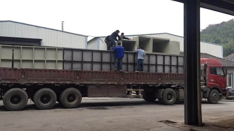 Climbing type chromium plating equipment