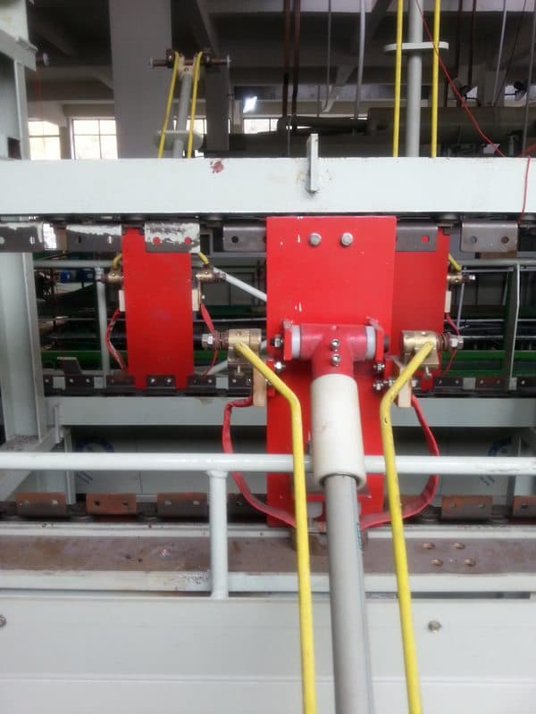 Climbing type chromium plating equipment