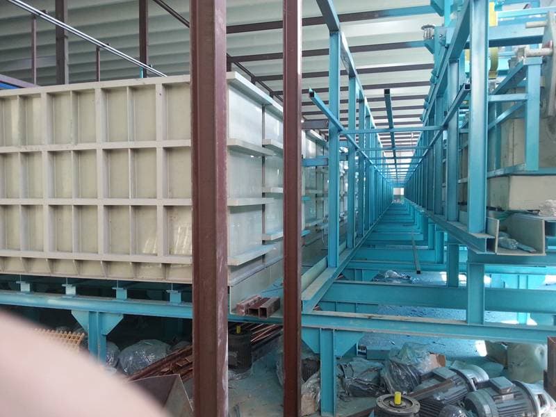 Vertical lifting electroplating equipment