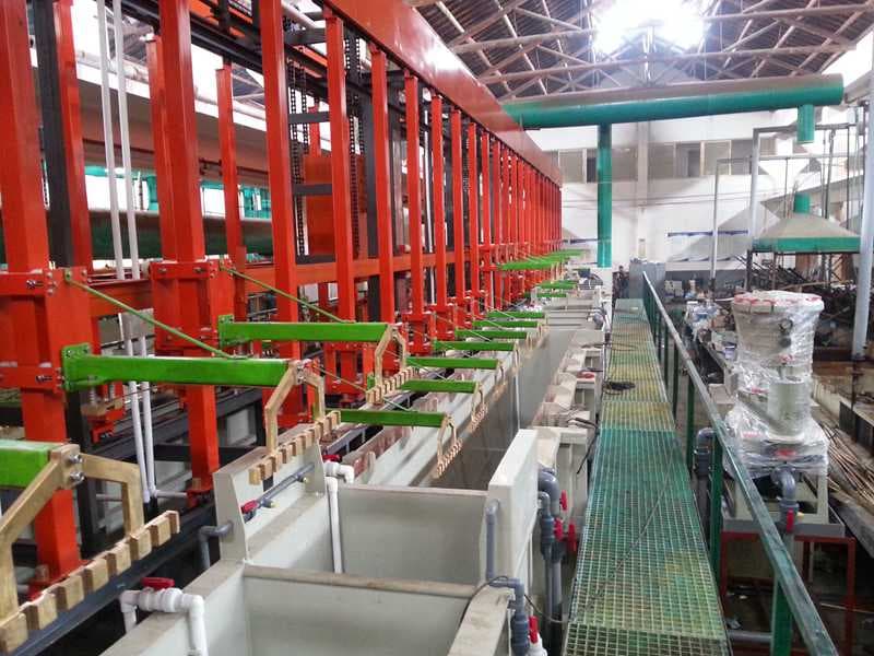 Vertical lifting electroplating equipment